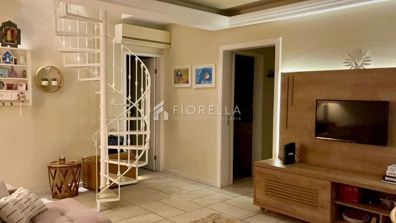Cobertura mobiliada para Locação com 04 Dormitórios sendo 01 suíte e 02 Vagas - Bom Abrigo