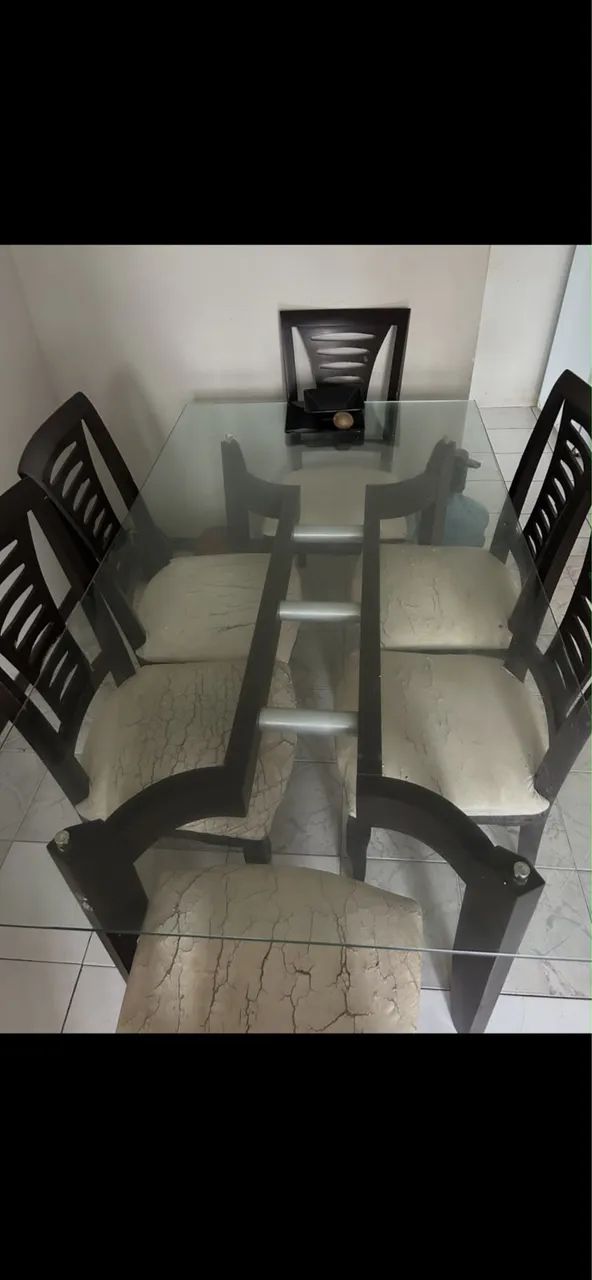 Mesa 6 lugares com vidro e cadeiras  - Foto 2