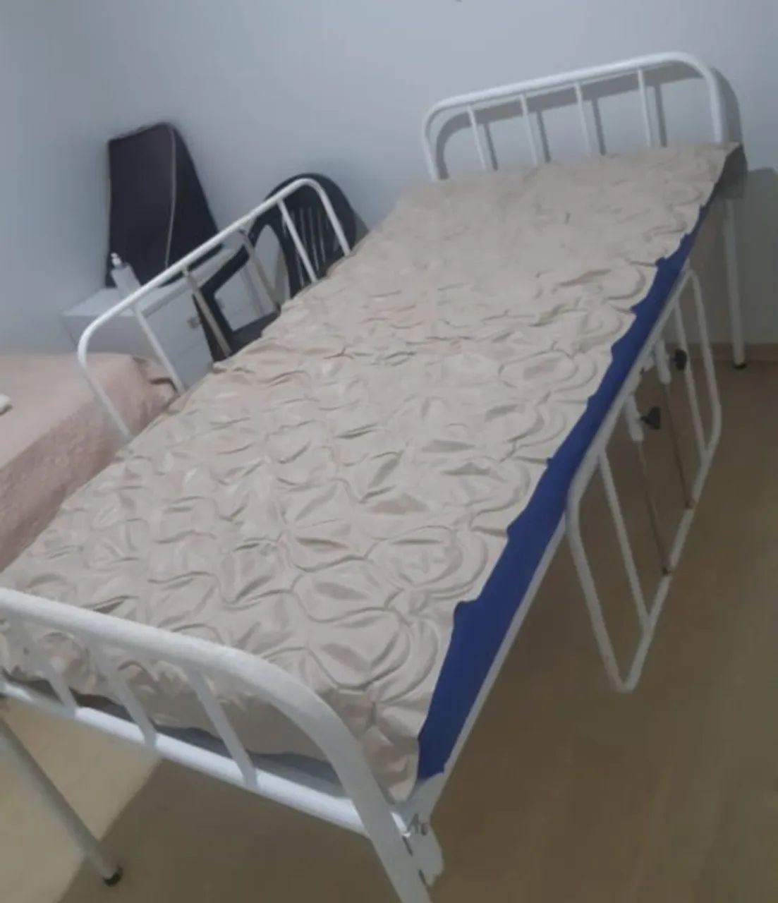 Cama Hospitalar com colchão e colchão pneumático 