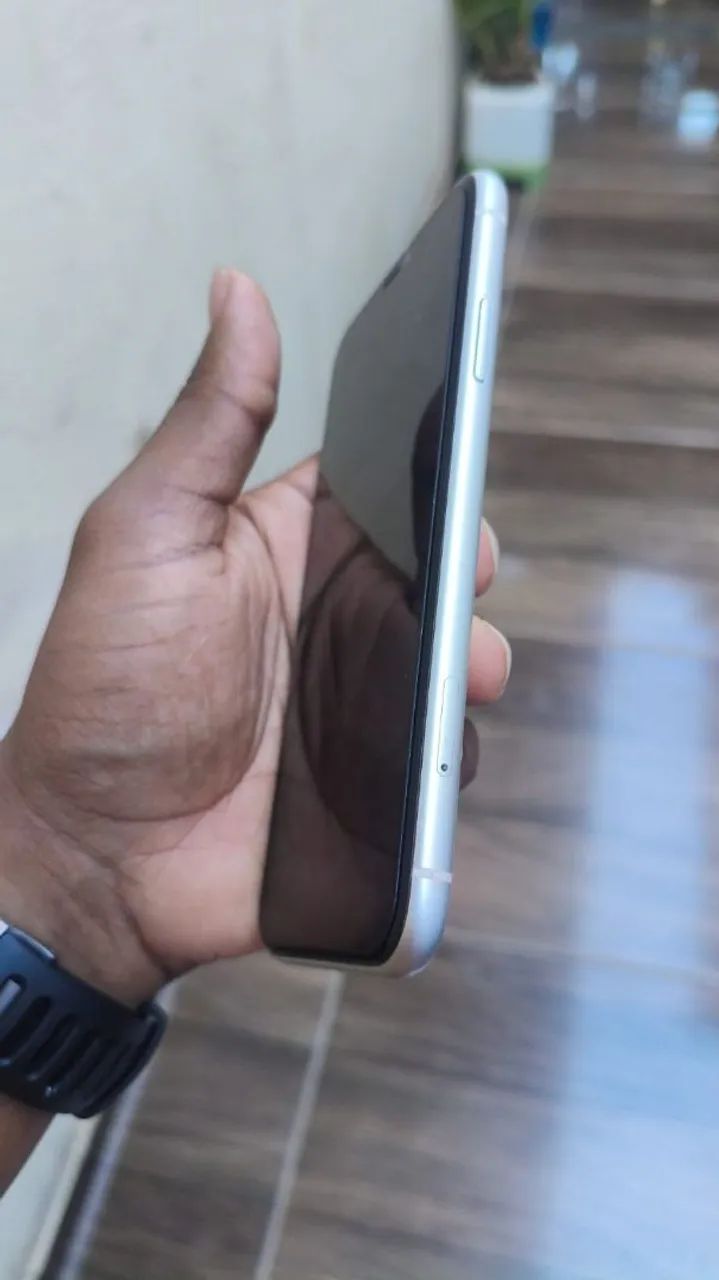 iPhone 11 Branco 128GB impecável  - Foto 2