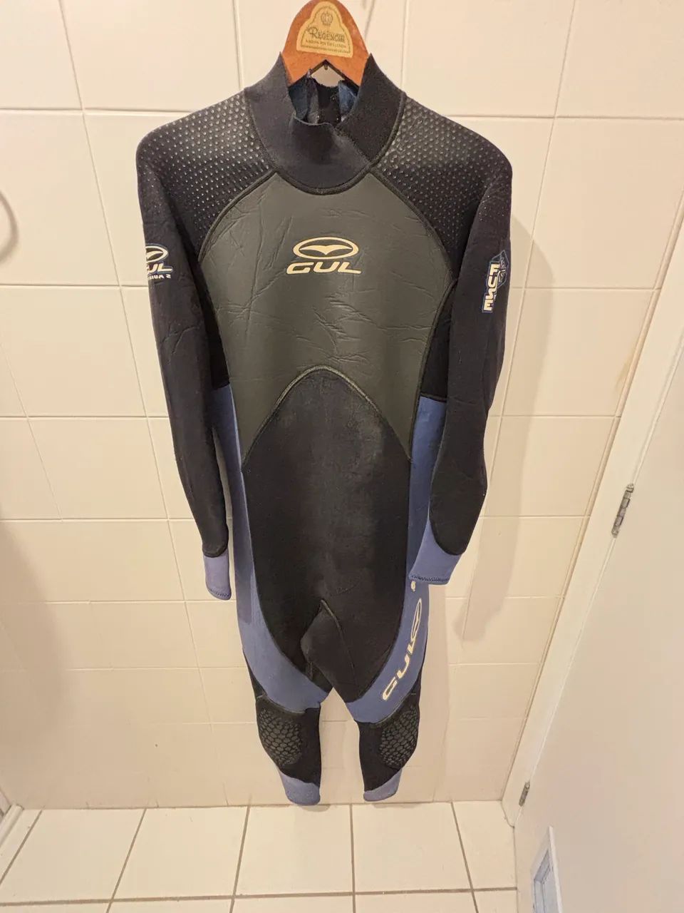 Roupa para esportes aquáticos 