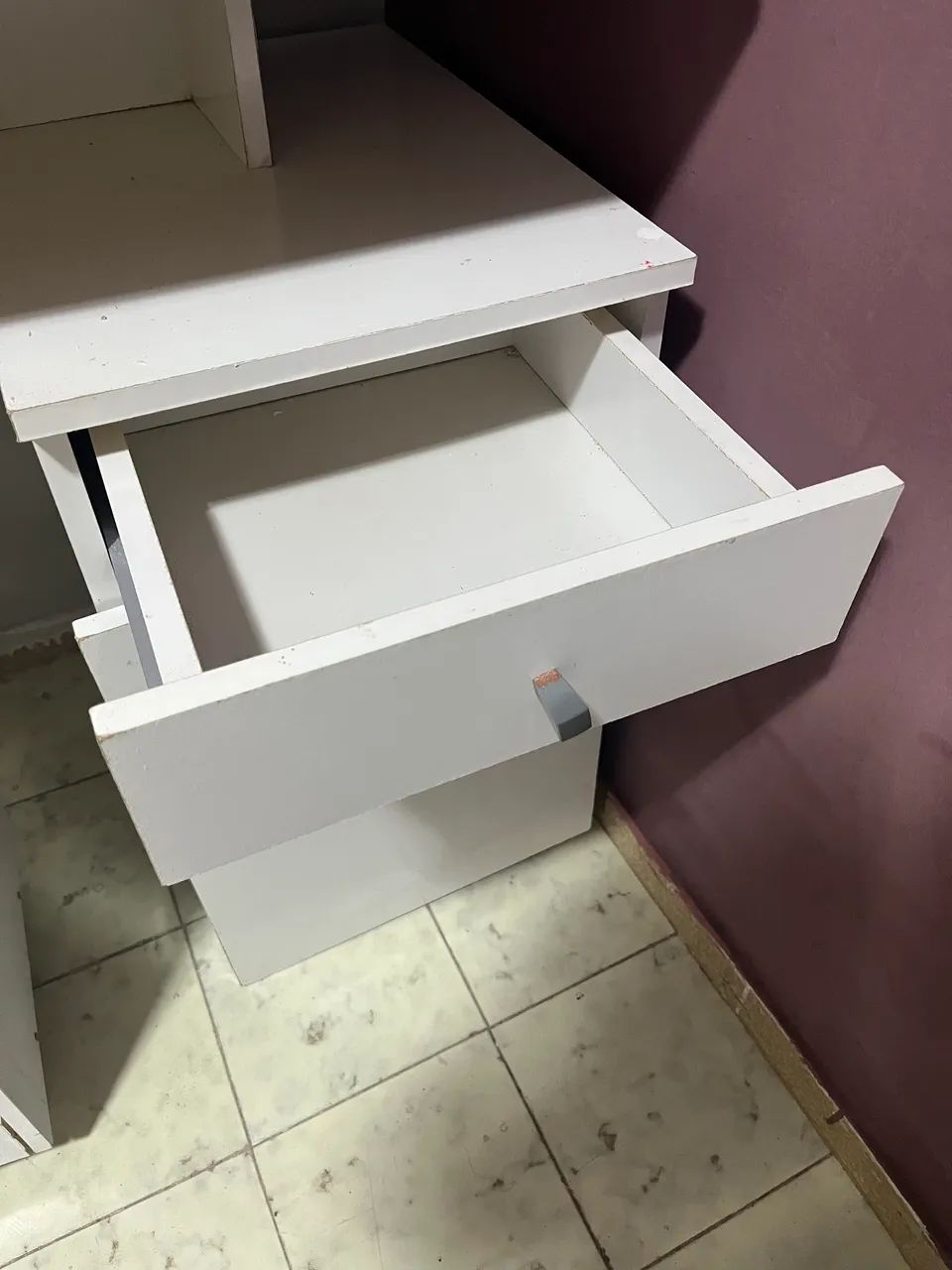 Mesa de manicure e carrinho auxiliar  - Foto 3
