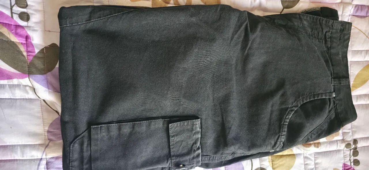 Calça Cargo Preta - Foto 4