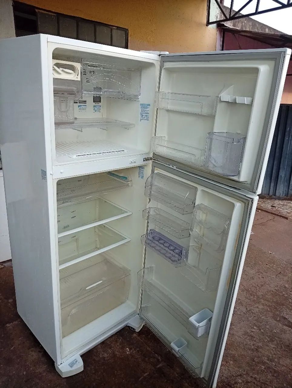 Geladeira Eletrolux 402 litros  - Foto 4
