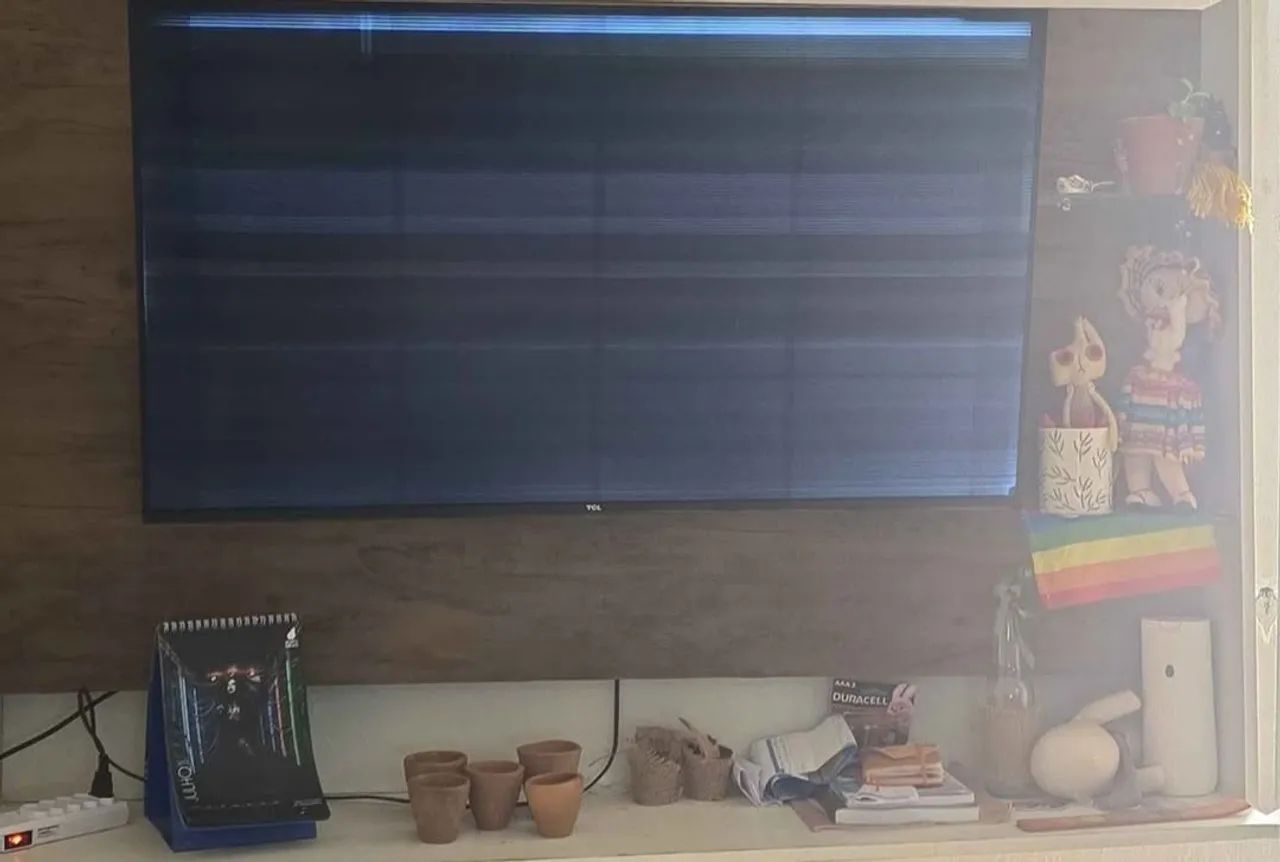 4 tvs retirada de peça - 3 tcl e 1 Philips  - Foto 3
