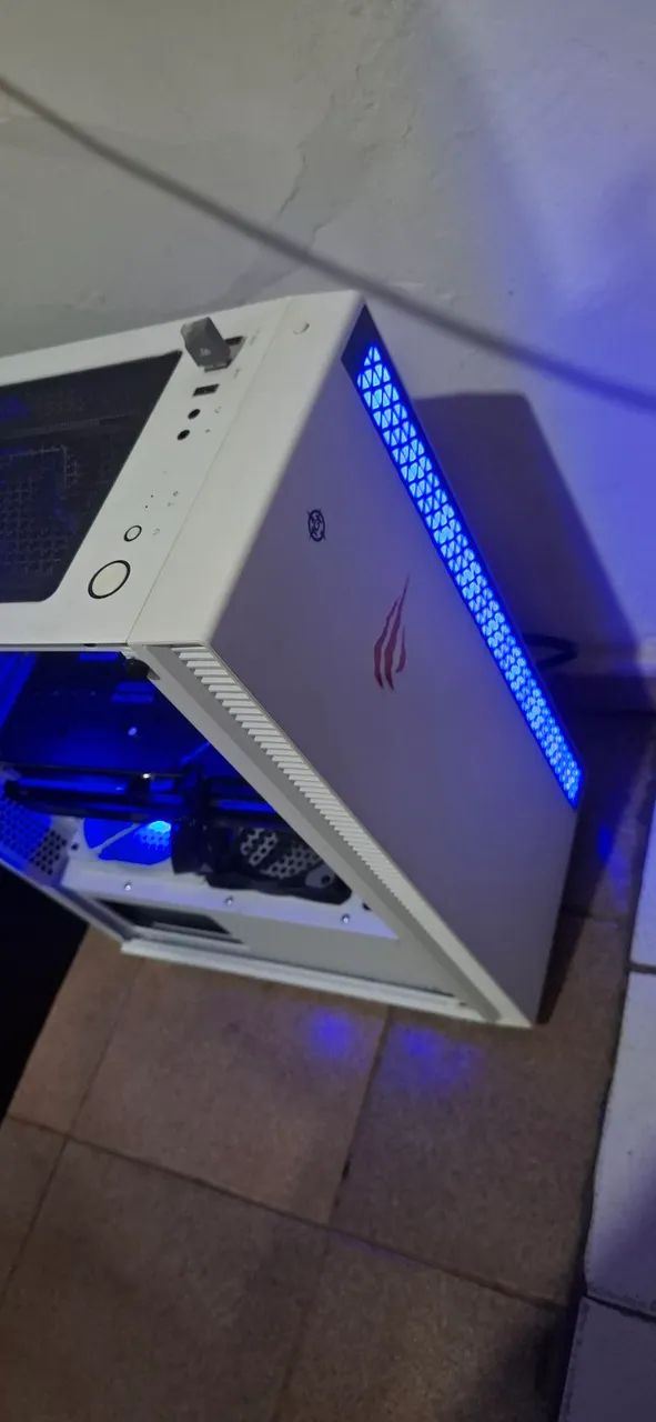 Pc gamer ryzen 7 5700+rx7600