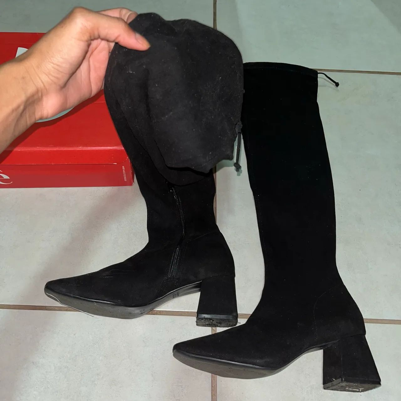 Bota camurça semi nova - Foto 4