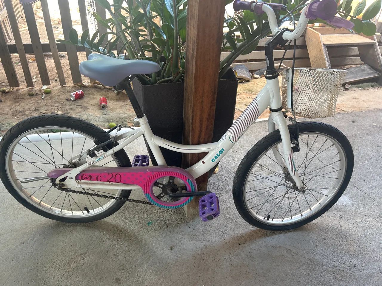 Vendo bicicleta Caloi aro 20 200 reais 