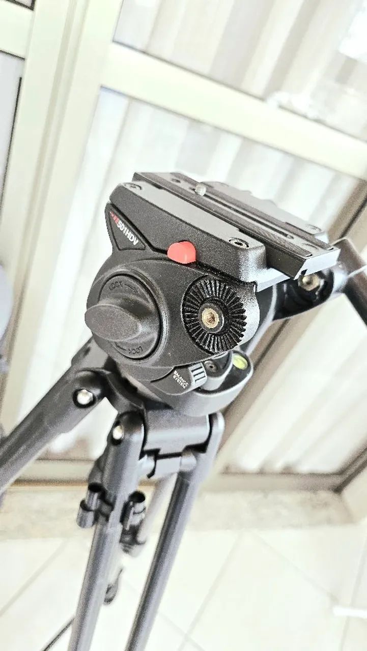 Tripé Manfrotto 351MVB2, com Cabeça 501HDV e Bag Original.  - Foto 5