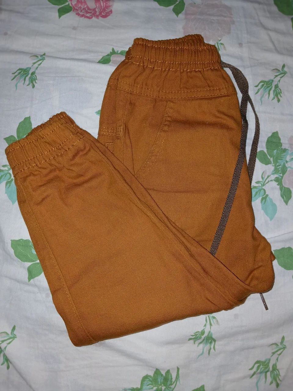 Calça jogger  infantil, semi nova. Apenas venda - Foto 2