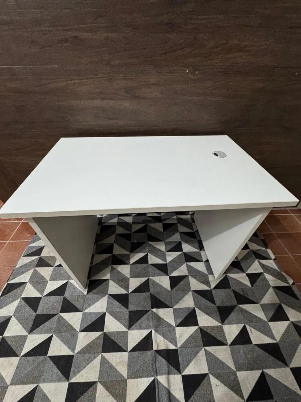 Mesa branca de escritorio 17 und disponível 