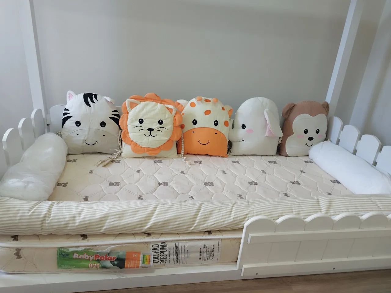 Mini cama montessoriana com colchão e almofadas safári  - Foto 2