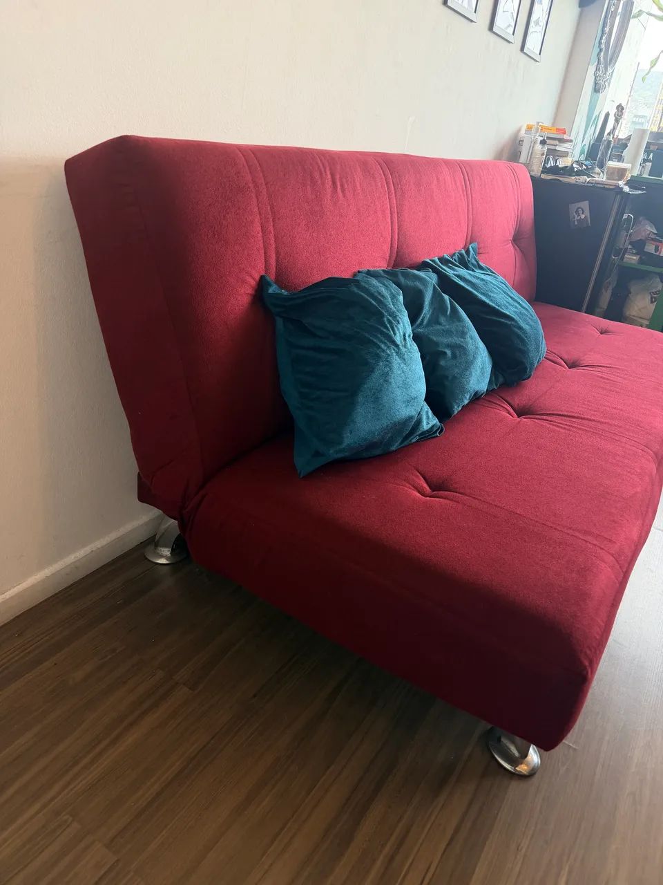 Sofá cama a venda vermelho aveludado  - Foto 4
