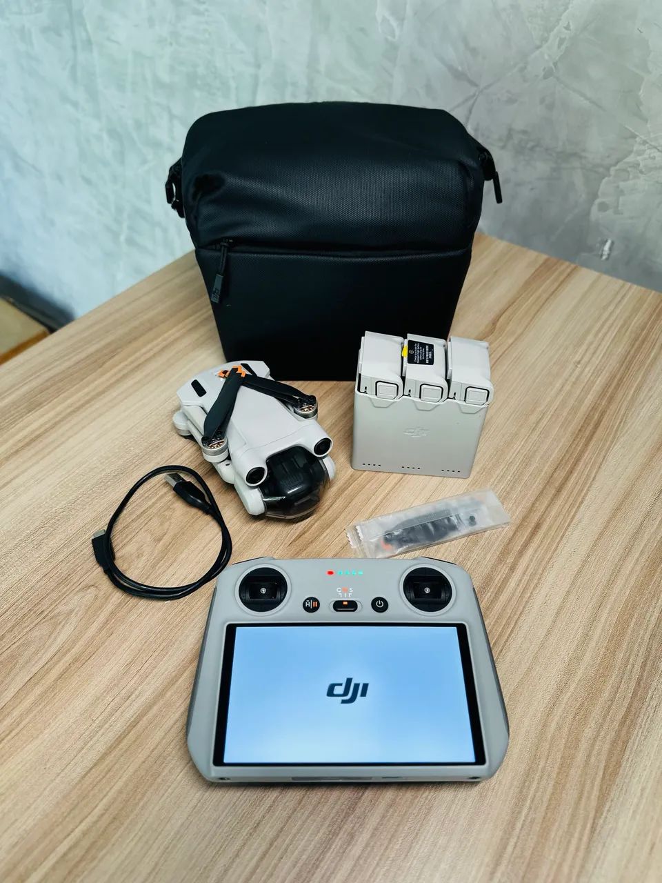 DJI Mini 3 Pro + Fly More Kit  - Foto 3