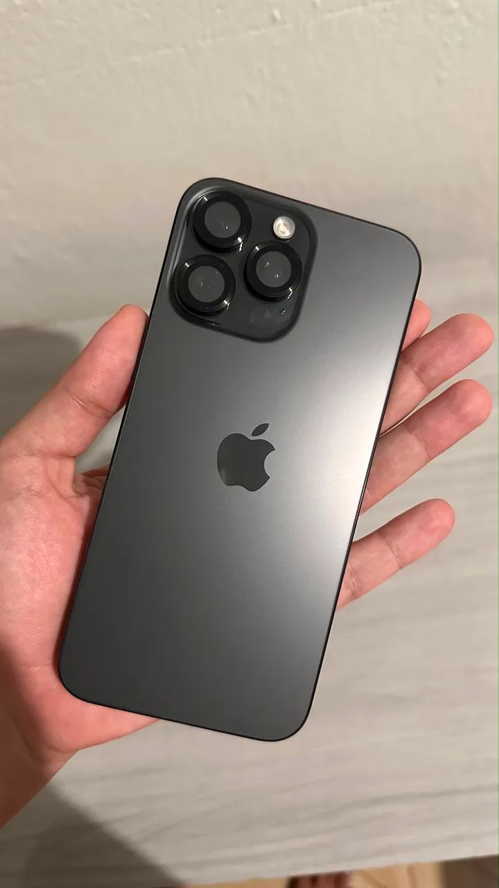 iPhone 15 Pro Max 256GB preto titanium