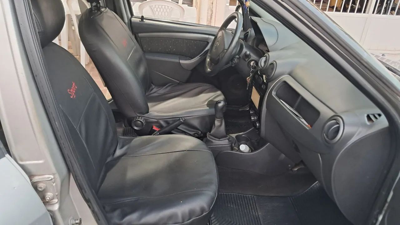 Renault Logan Expression Hi-flex 1.6 8V 4P 2012 - Foto 4