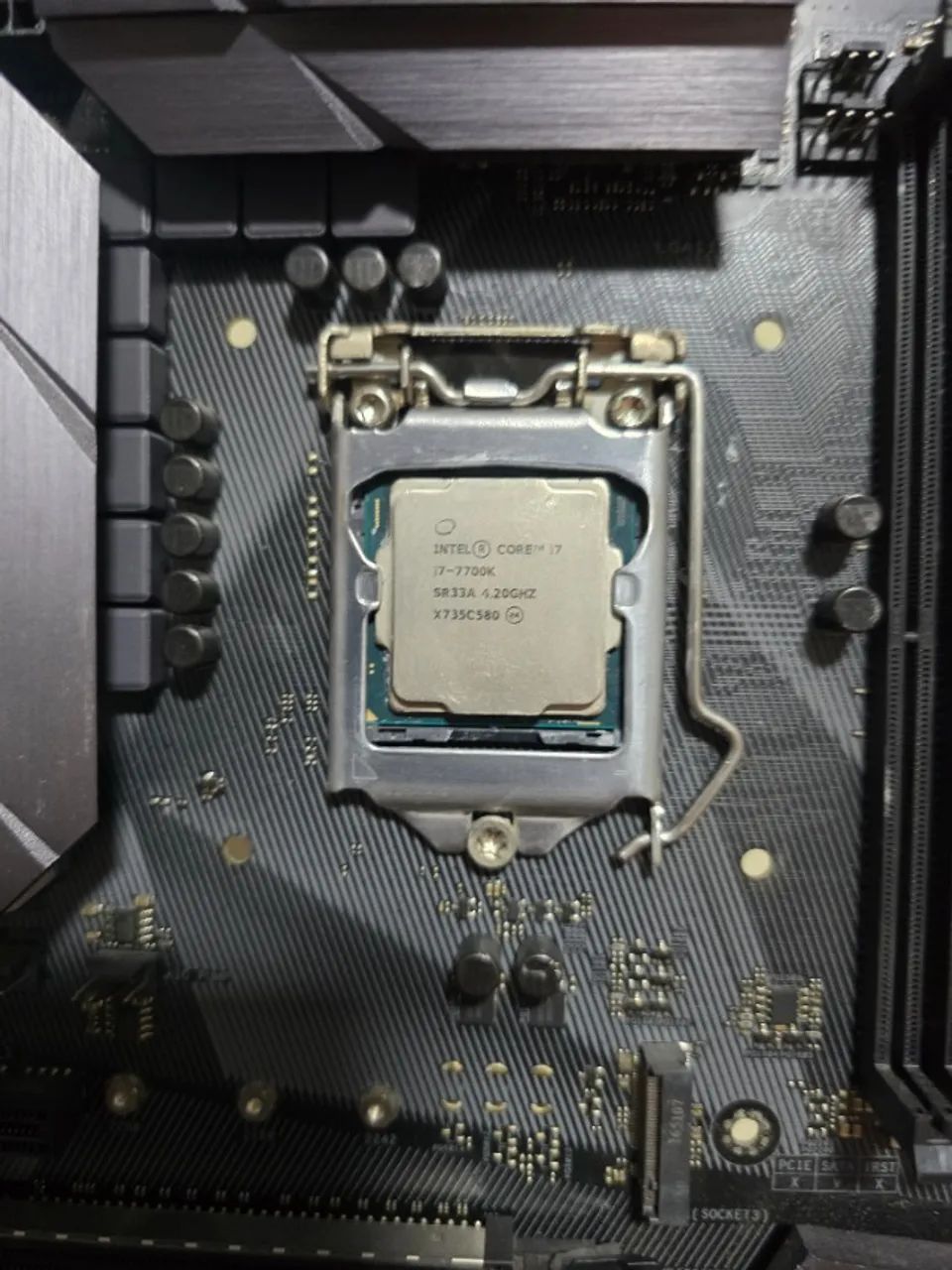 Kit I7 7700K + B250F ASUS ROG STRIX - Foto 4