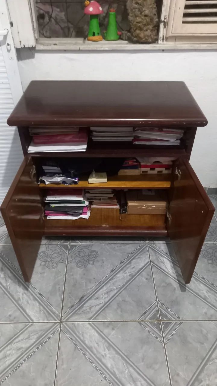 CÔMODA DE MADEIRA MACIÇA (VENDA E TROCA) - Foto 4