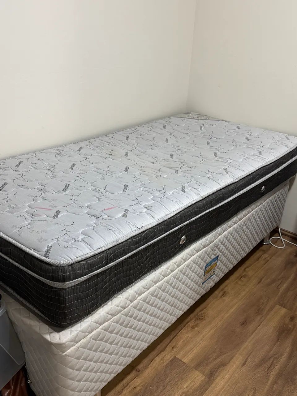 ? VENDO CAMA DE SOLTEIRO COMPLETA - Foto 3