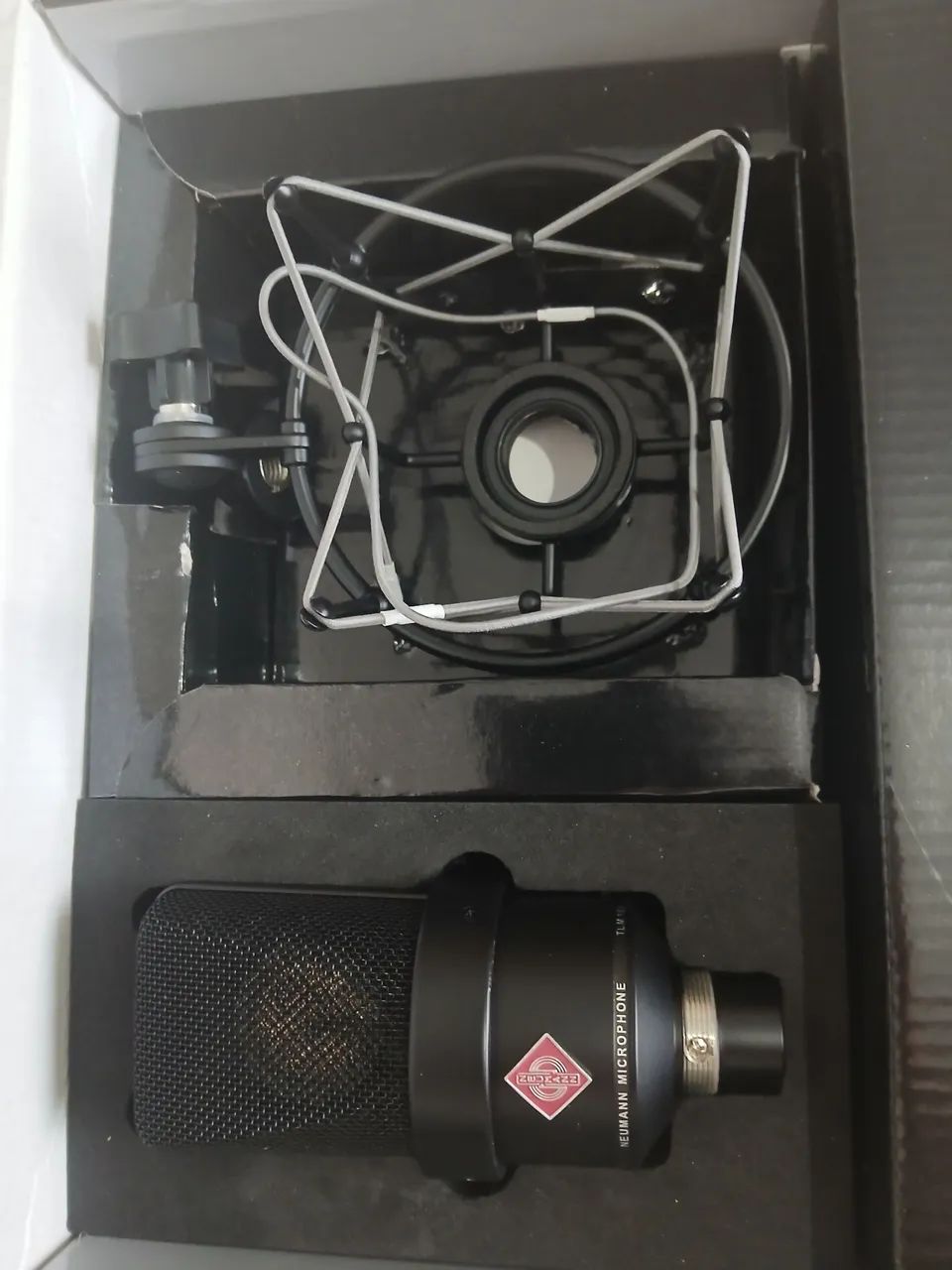 Dois Microfones Neumann TLM 103 condensador  - Foto 4