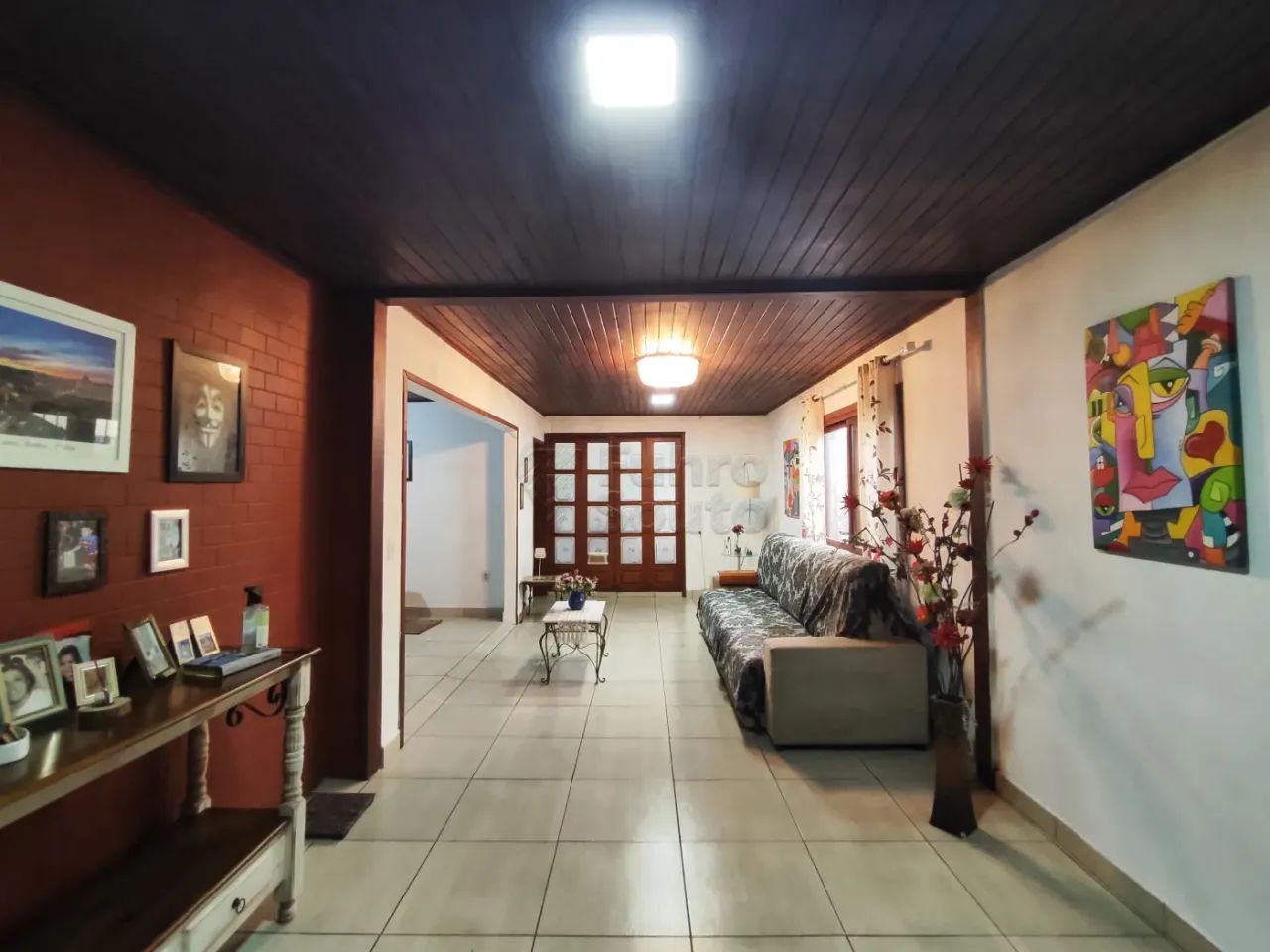Casa ampla com 4 dormitórios (2 Suítes) e área gourmet completa! - Foto 4