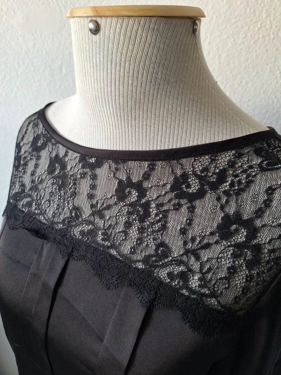 Blusa rendado busto e punho- Tam M - Foto 2