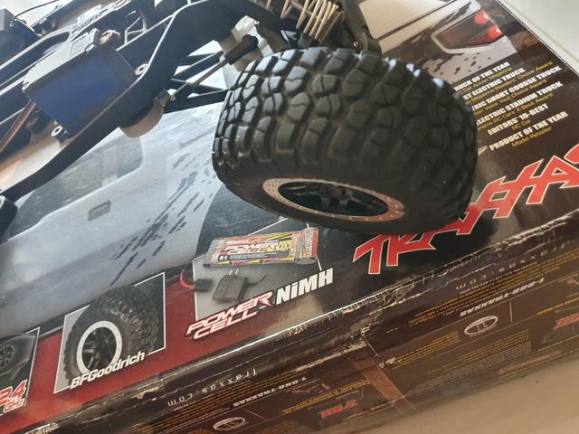 Carro de controle remoto traxxas raptor F150