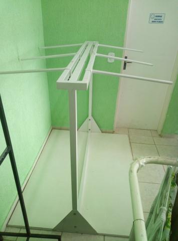 Expositor de roupas para loja