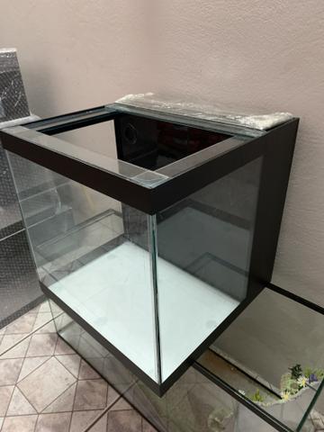Aquário cubo de 40x40x40 marinho ou doce, sump traseiro e fundo preto - Foto 3