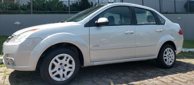 Fiesta sedan 1.0.$18.800 - Foto 4