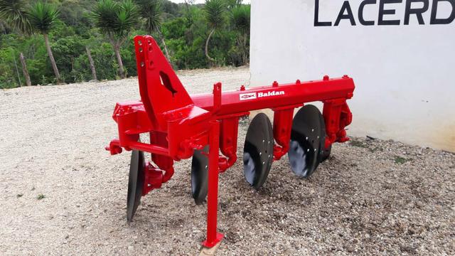 Arado baldan 4 discos trator - Foto 4