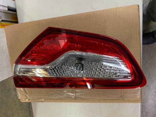 Lanterna Traseira Direita da Tampa do Cruze Hatch 2016-2020