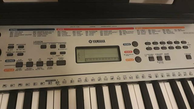 Teclado Yamaha YPT-260 + Pedal Sustain + Suporte - Foto 3