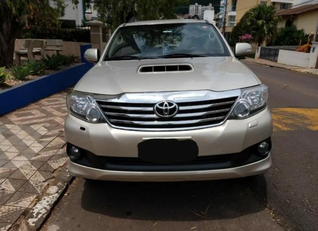 Hilux sw4 financiada