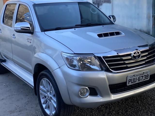 TOYOTA HILUX SRV 3.0 4x4 DIESEL AUTOMÁTICA
