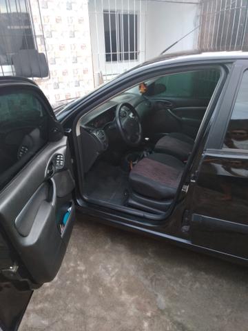 Focus sedan 1.6 glx zetec - Foto 2
