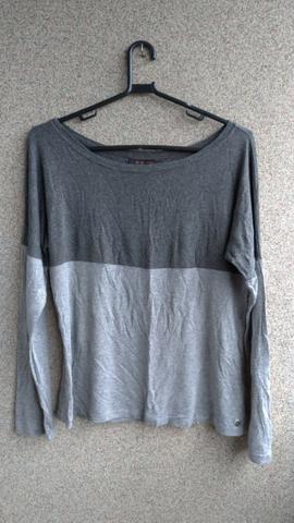 Blusas femininas e vestido