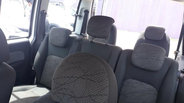 Fiat Doblo Essence 1.8 Flex 16V 5p - Prata