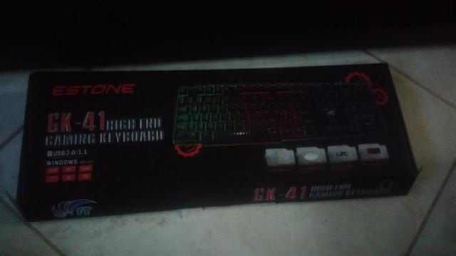 Teclado gamer Estone GK-41 quase novo