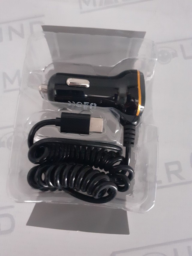Kit carregador veicular. Com uma entrada usb. Cabo fixo com entrada tipo c.  Novo.