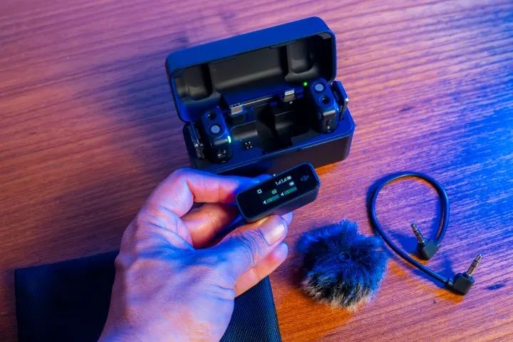 Microfone Lapela Dji Mic - 2 microfones e 1 receptor sem fio.  - Foto 4