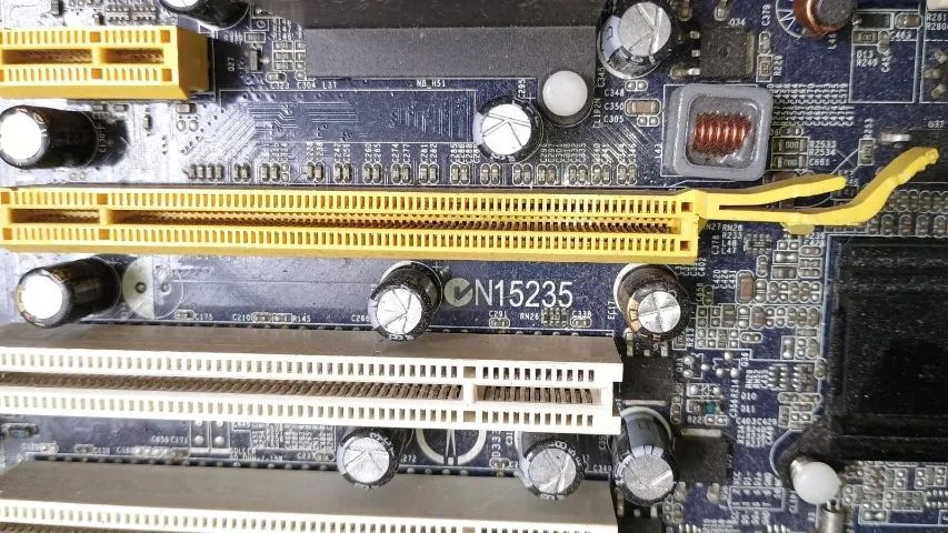 placa mãe ddr 2  Foxconn A6vmx com processador 