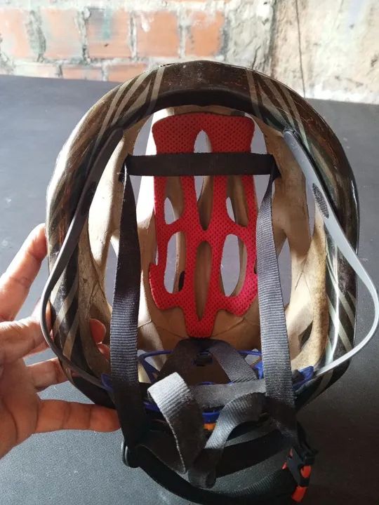 Capacete de Bicicleta -(Retirada no Conjunto Esperança)