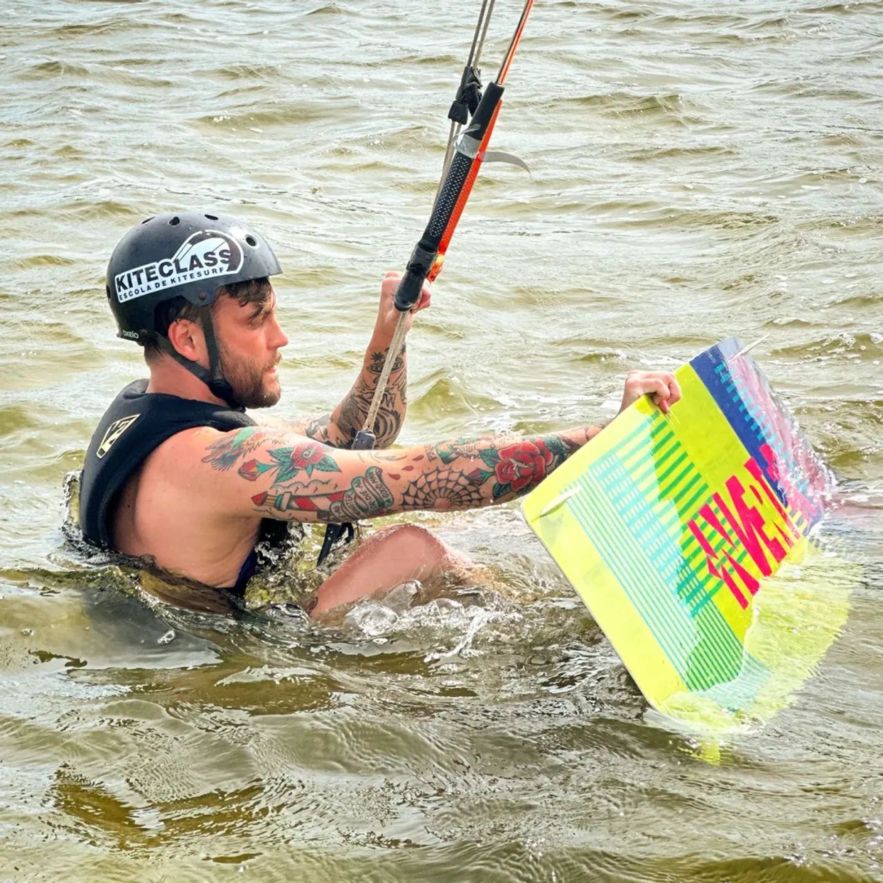 Aulas de kitesurf e venda de equipamentos  - Foto 2