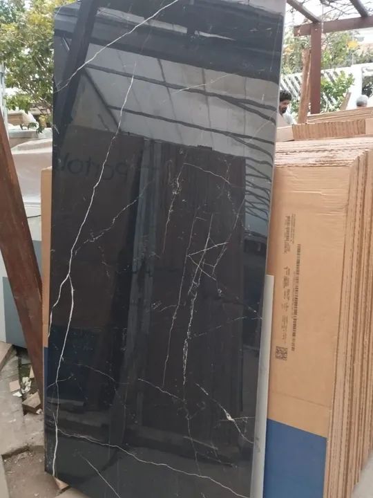 Porcelanato Polido Nero Venato 90x180cm borda reta Portobello "C"