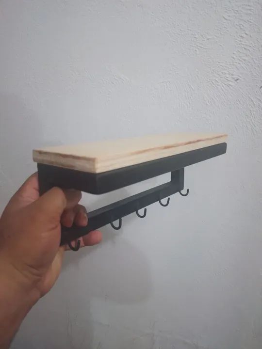 Prateleira e porta chaves estilo industrial Decorativa com Ganchos