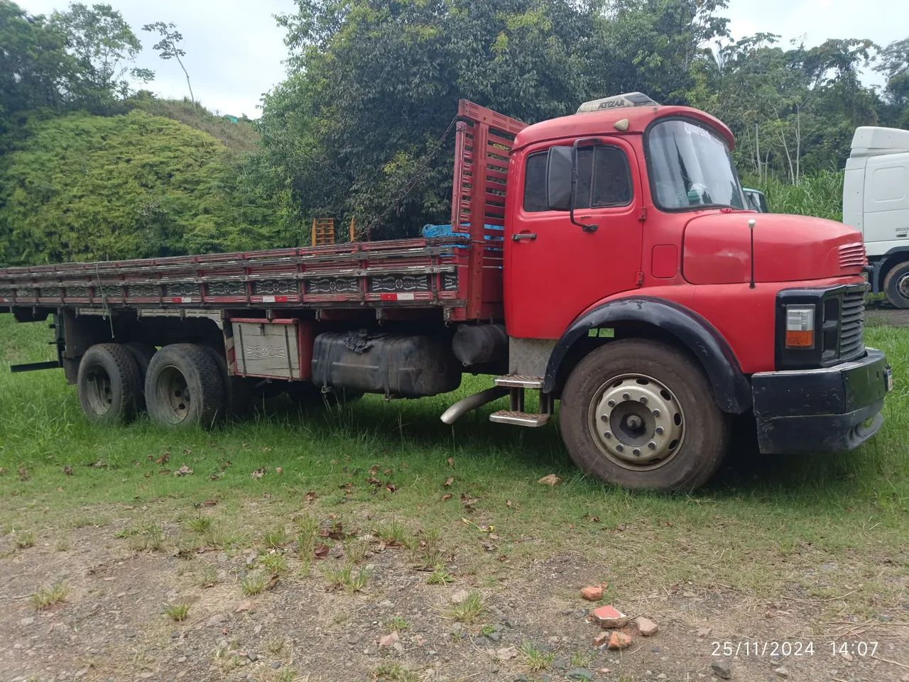 Caminhão truck 1313