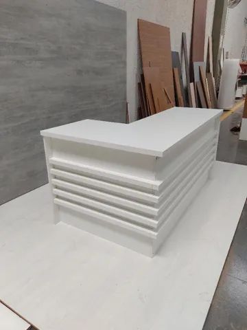 mesa em L ripada branca  - Foto 4