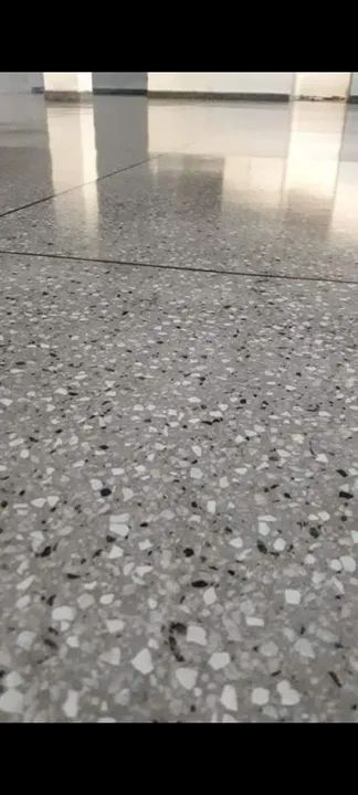 Piso de granitina e Fulgt 