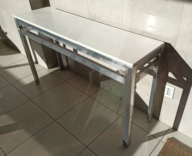 Vendo mesa de jantar e aparador. - Foto 4